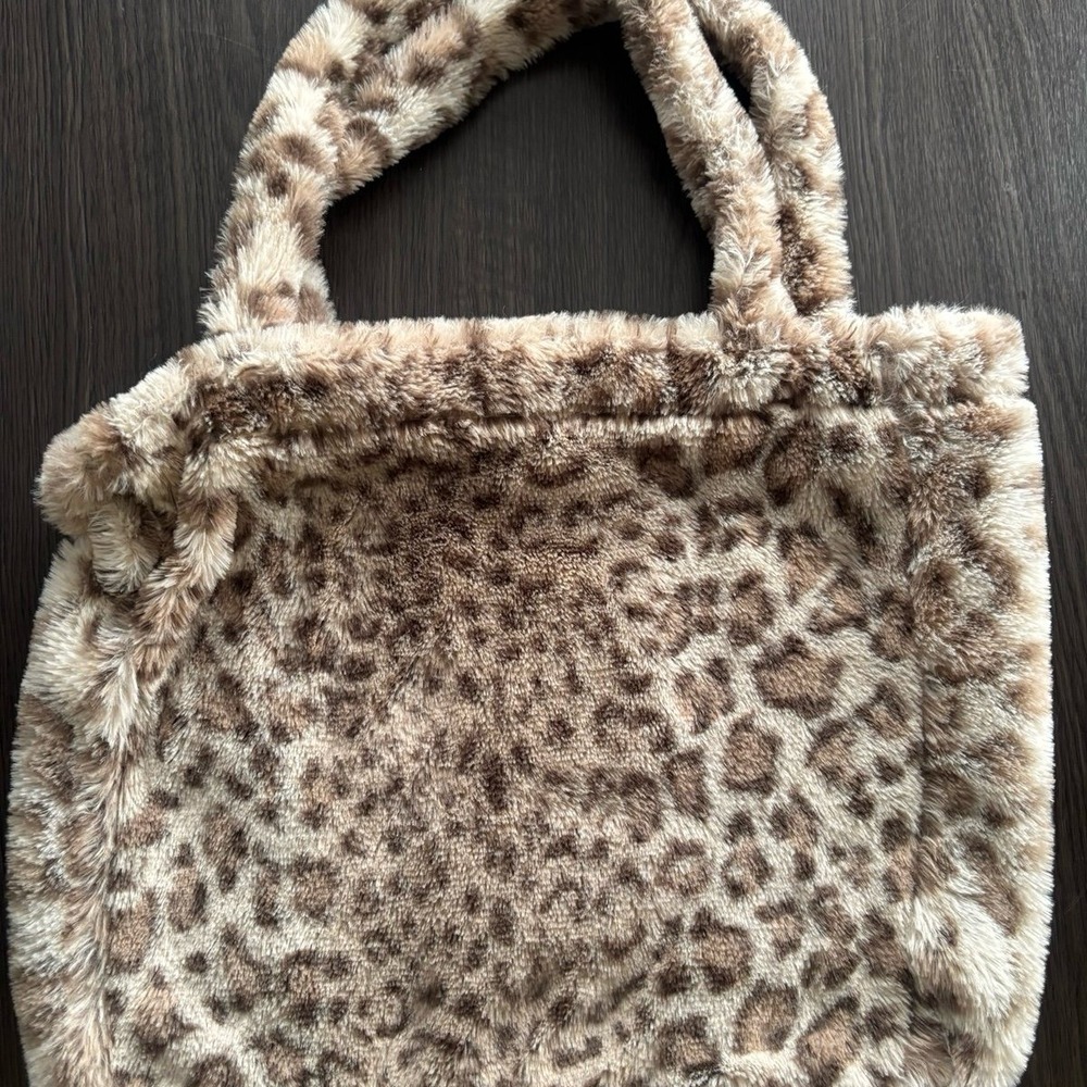 Lola 100 Leopard‎ Print Tote Bag